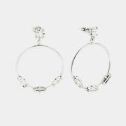 Orecchini in Argento 925 con punto luce bianco a lobo e cerchio pendente, impreziosito da serie di cristalli bianchi