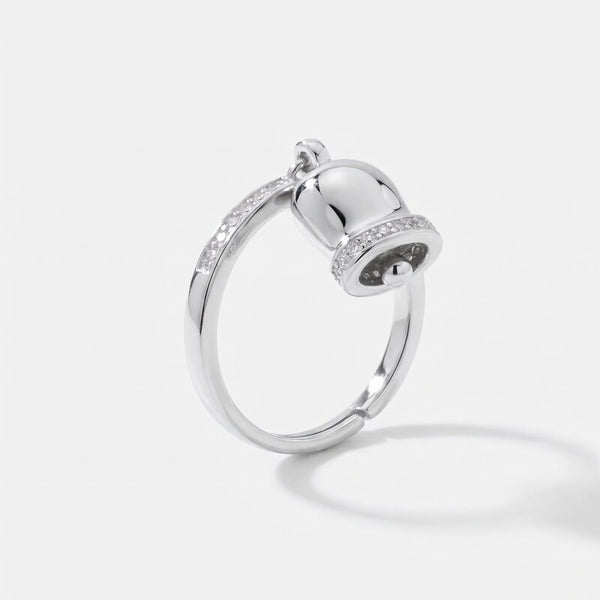 Anello in Argento 925 con campanella portafortuna impreziosita da zirconi bianchi