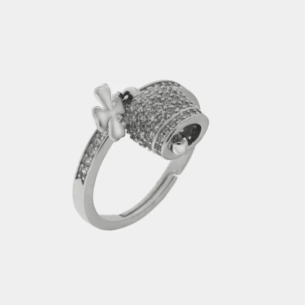 Anello in Argento 925 con campanella portafortuna e quadrifoglio impreziositi da cubic zirconi