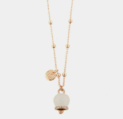 Collana in Metallo con campanella portafortuna pendente, impreziosita da smalto bianco e cristalli - BYSIMON gioielli
