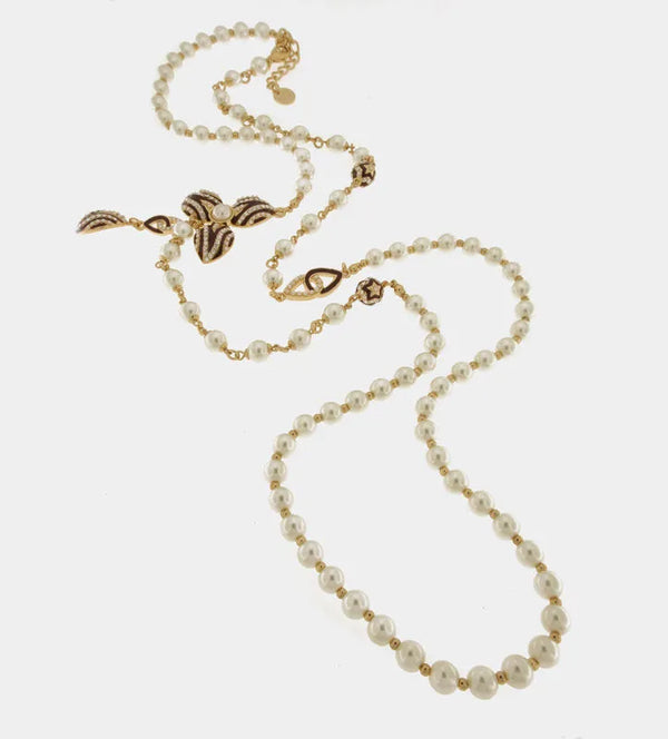 Collana in Metallo con perle e fiore bianco e nere