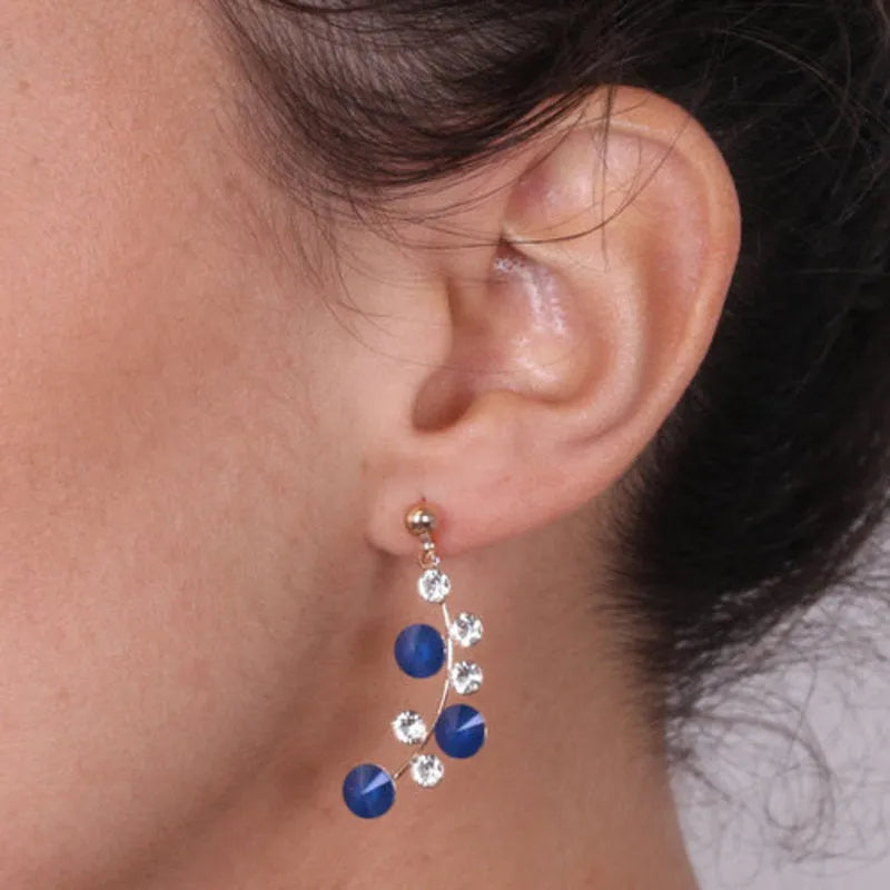 Orecchini in Argento 925  ad intreccio con cristalli colorazione royal blu, impreziosito da cristalli bianchi