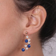 Orecchini in Argento 925  ad intreccio con cristalli colorazione royal blu, impreziosito da cristalli bianchi