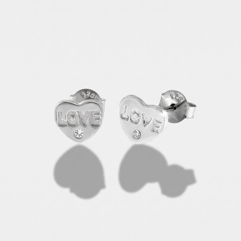 Orecchini in Argento 925 cuore con scritta love e mini punto luce bianco Collezione Barcellona - BYSIMON gioielli