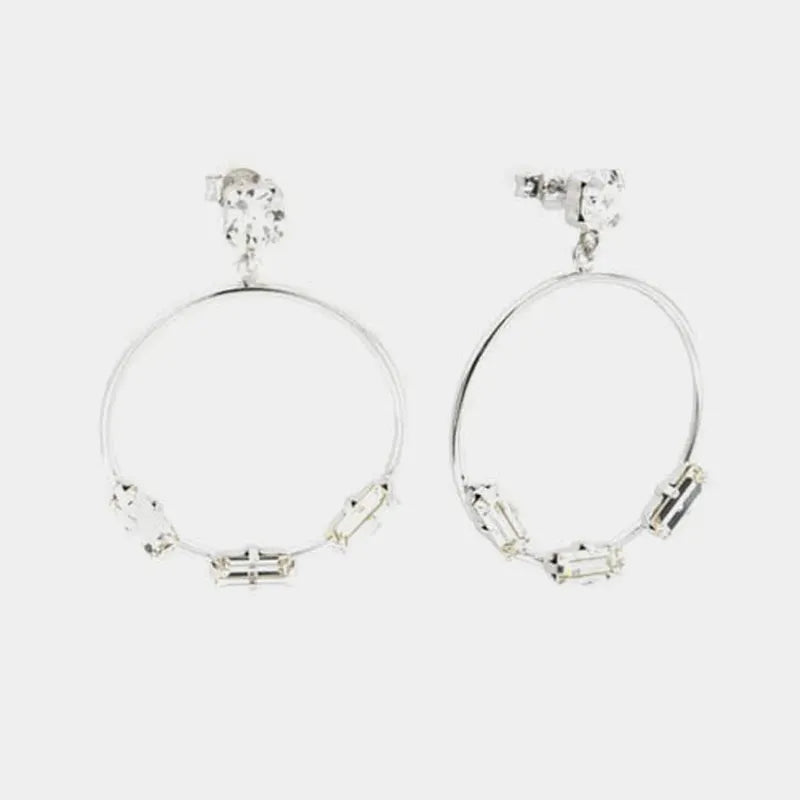 Orecchini in Argento 925 con punto luce bianco a lobo e cerchio pendente, impreziosito da serie di cristalli bianchi