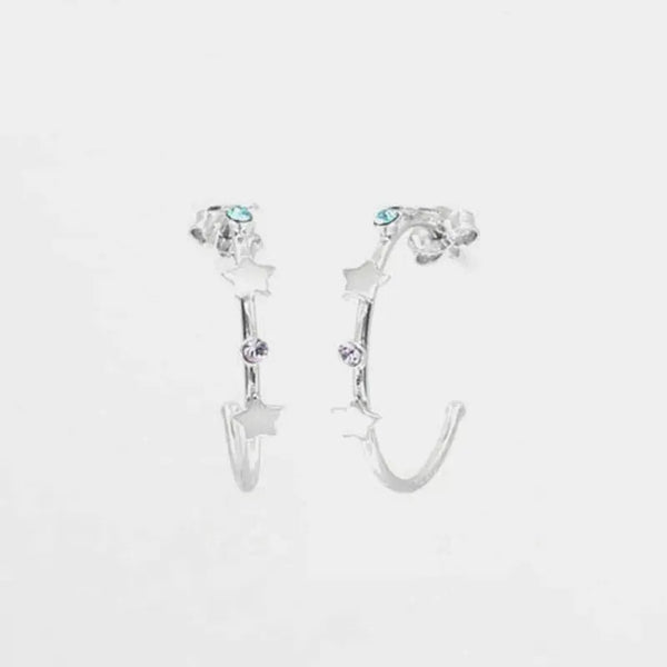 Orecchini in Argento 925 semicerchio con stelle impreziosito da cristalli colorati.