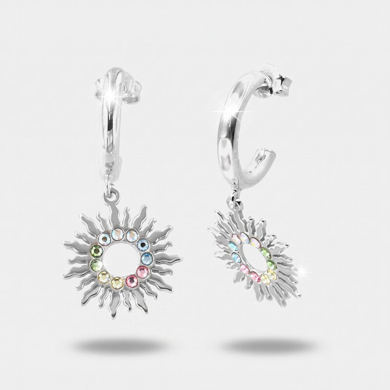 Orecchini in Argento 925 cerchietti con pendenti a forma di sole impreziositi da giro di cristalli multicolore. - BYSIMON gioielli
