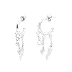 Orecchini in Argento 925 cerchietti con cascatina di charms. Corno portafortuna, perle di acqua dolce e cristalli.