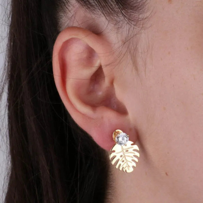 Sterling Silver 925 earrings in the shape of a wide leaf embellished with a stud earring light point