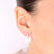 Orecchini in Argento 925 con pendente a forma di maglia marina smaltata bianca con zirconi bianchi