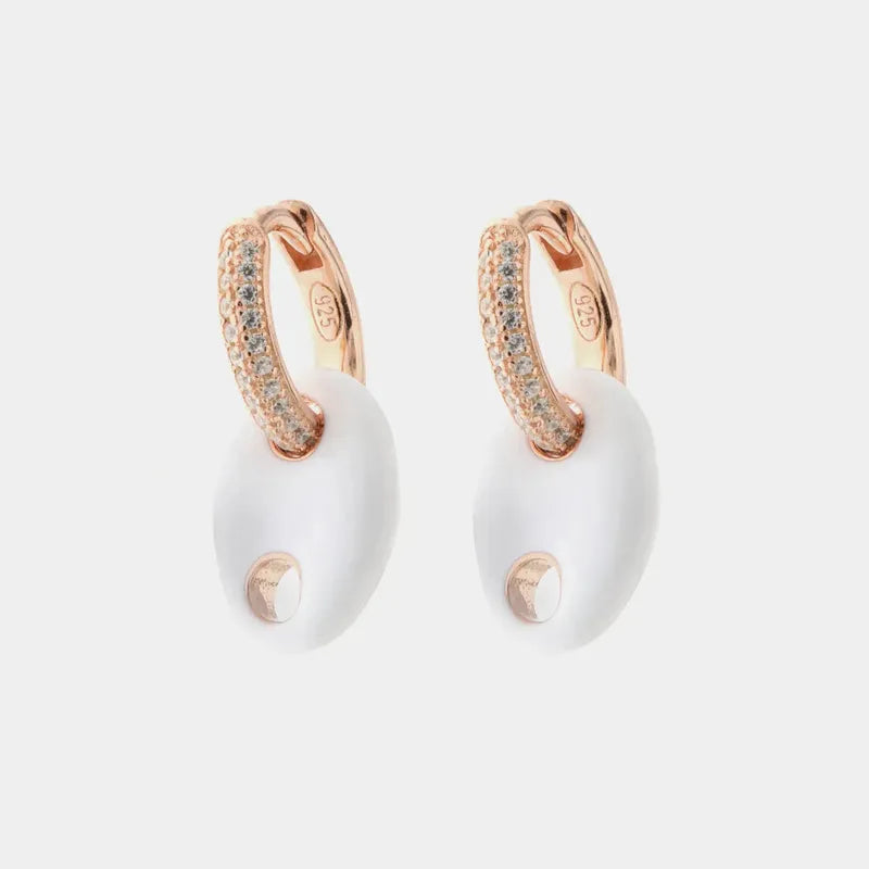 Orecchini in Argento 925 con pendente a forma di maglia marina smaltata bianca con zirconi bianchi