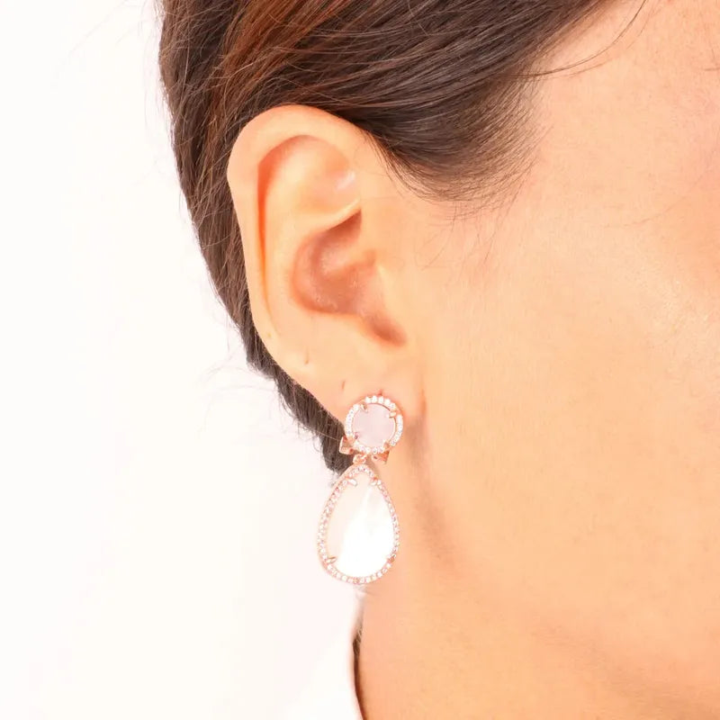 Orecchini in Argento 925 pendenti effetto madre perla con cristalli bianchi