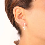 Orecchini in Argento 925 con perle e pendente a forma di croce impreziositi da cristalli bianchi