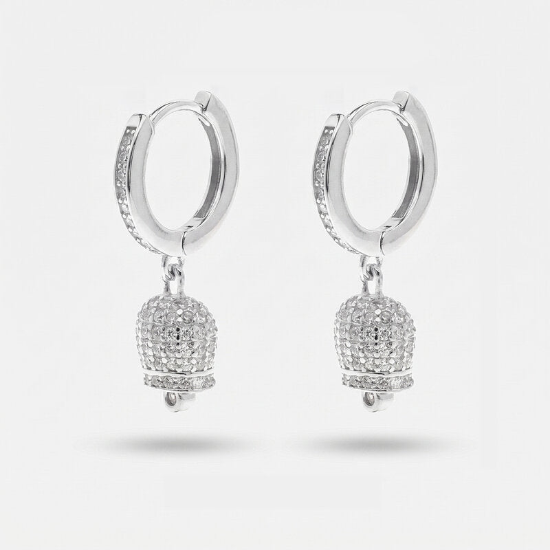 Orecchini in Argento 925 con campanella pendente, impreziosita da luminosi zirconi bianchi