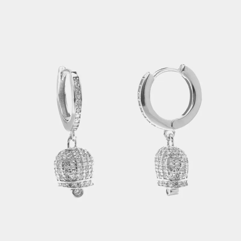 Orecchini in Argento 925 con campanella pendente, impreziosita da luminosi zirconi bianchi