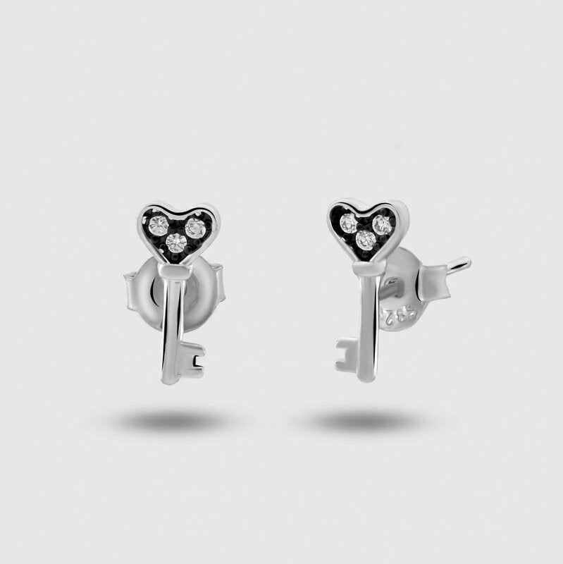 Orecchini in Argento 925 a forma di chiave a cuore impreziositi da cristalli bianchi - BYSIMON gioielli