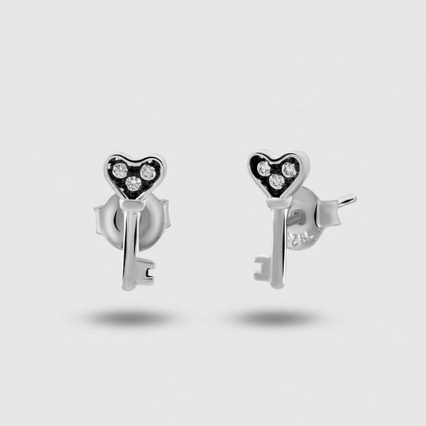 Orecchini in Argento 925 a forma di chiave a cuore impreziositi da cristalli bianchi - BYSIMON gioielli