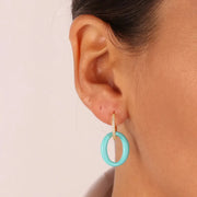 Orecchini in Argento 925 a cerchietto con chiusura a scatto tempestata da zirconi e cerchio in smalto azzurro pendente