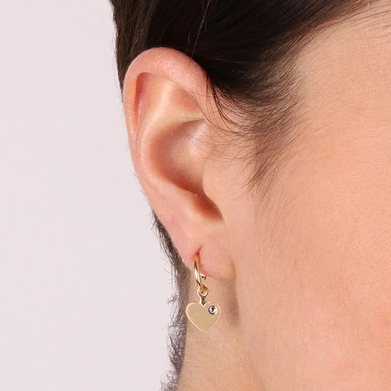 Orecchini in Argento 925 con cuore pendente a semi cerchio impreziosito da punto luce