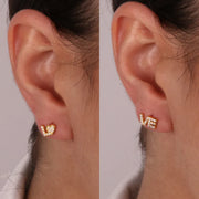 Orecchini in Argento 925 a lobo con scritta LOVE