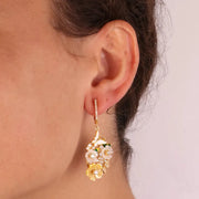 Orecchini in Argento 925 con fiori in madreperla impreziosito da zirconi colorati