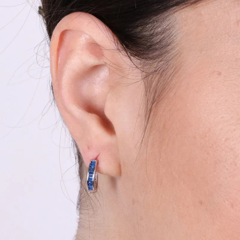 Orecchini in Argento 925 a baguette con zirconi blu Collezione Barcellona - BYSIMON gioielli