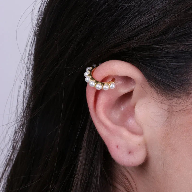 Circle ear cuff in silver with pearls