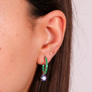 Orecchini in Argento 925 semicerchio con zirconi verdi e pendete viola