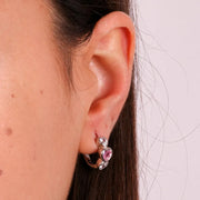 Orecchini in Argento 925 con cuore centrale rosa e bianchi