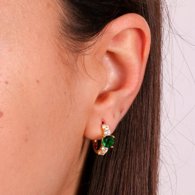 Orecchini in Argento 925  pllaccati oro con zircone verde centrale e punti luce bianchi - BYSIMON gioielli