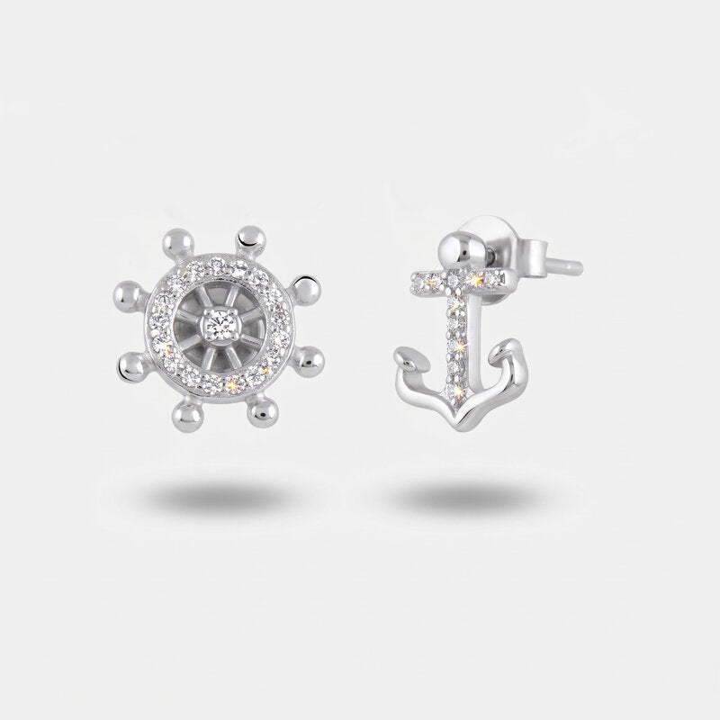 Orecchini in Argento 925 a forma di timone e ancora con zriconi bianchi BYSIMON - gioiello BySimon
