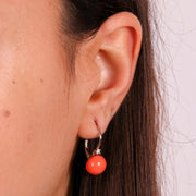 Orecchini in Argento 925  con perle in pasta di corallo chiusura monachella
