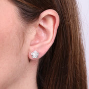 Orecchini in Argento 925 fiore zirconato a lobo