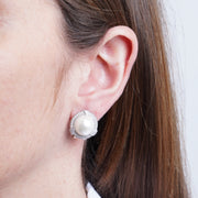 Orecchini in Argento 925 a lobo con perla