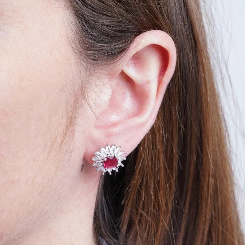 Orecchini in Argento 925 fiore con punto luce rosso Collezione Hanoi - BYSIMON gioielli