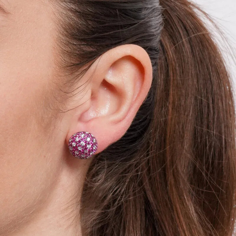 Orecchini in Argento 925 cerchio bombato con pave' rossi