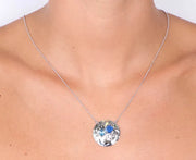 Collana in Argento 925 pendente con cristalli colorati, su piastra martellata