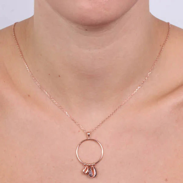 Collana in Argento 925 ,pendente cerchio e conchiglie a zirconi neri