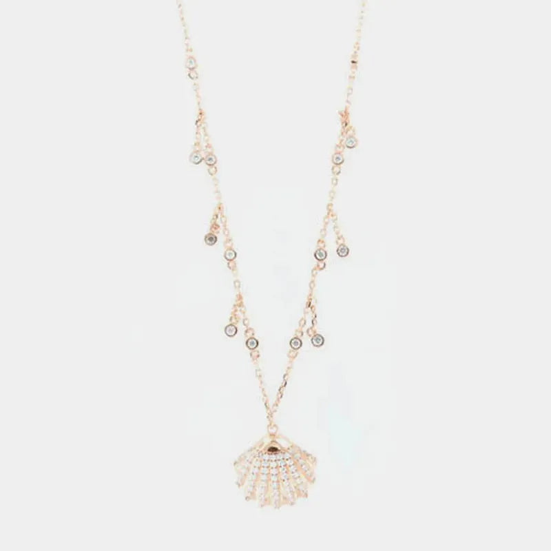 Collana in Argento 925 con conchiglia centrale zirconata e punti luce bianchi pendenti ai lati
