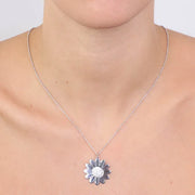 Collana in Argento 925  con margherita pendente e cistalli colorati