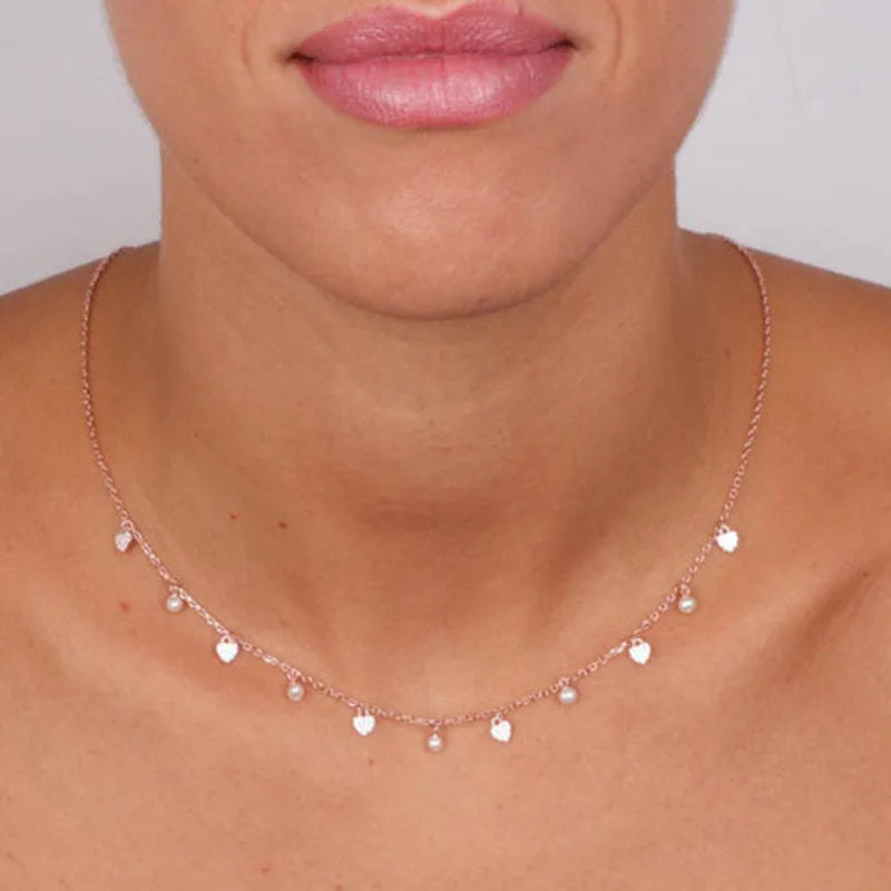 Collana in Argento 925  con pendenti a forma di cuore e perle di acqua dolce con zirconi bianchi