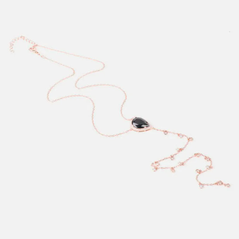 Collana in Argento 925 con zircone centrale nero e piccoli punti luce pendenti