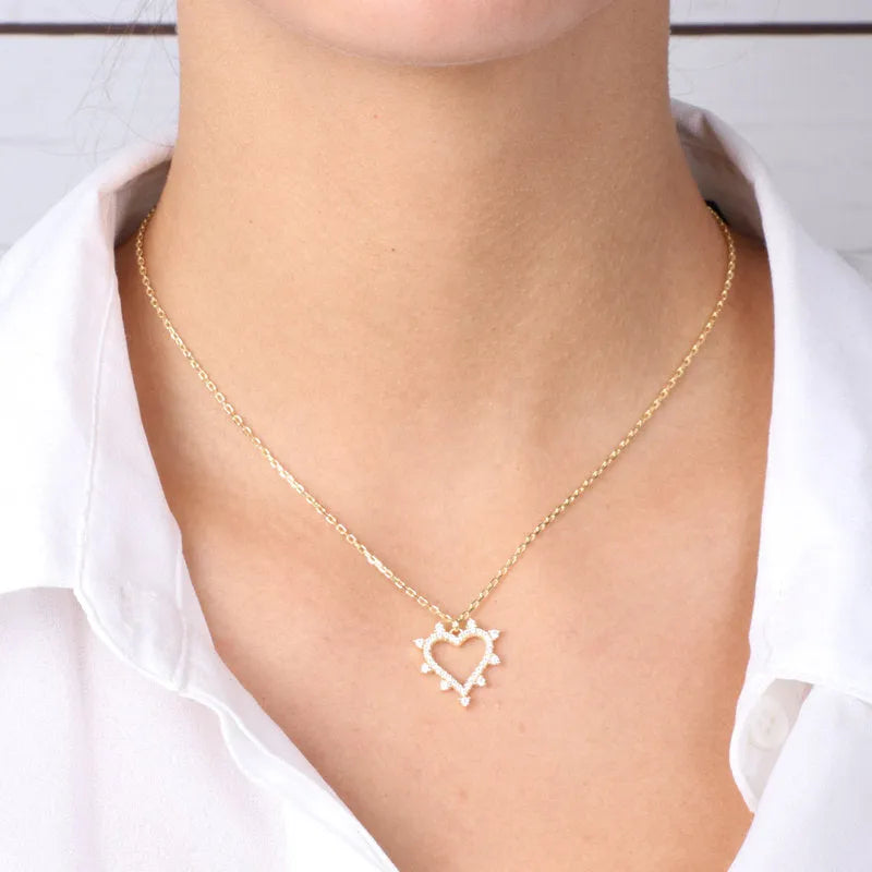 925 Sterling Silver necklace with heart pendant embellished with white zircons