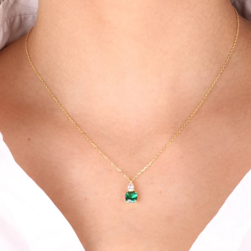 Collana in Argento 925 con pendente in zircone color verde smeraldo e dettaglio in zircone bianco - BYSIMON gioielli