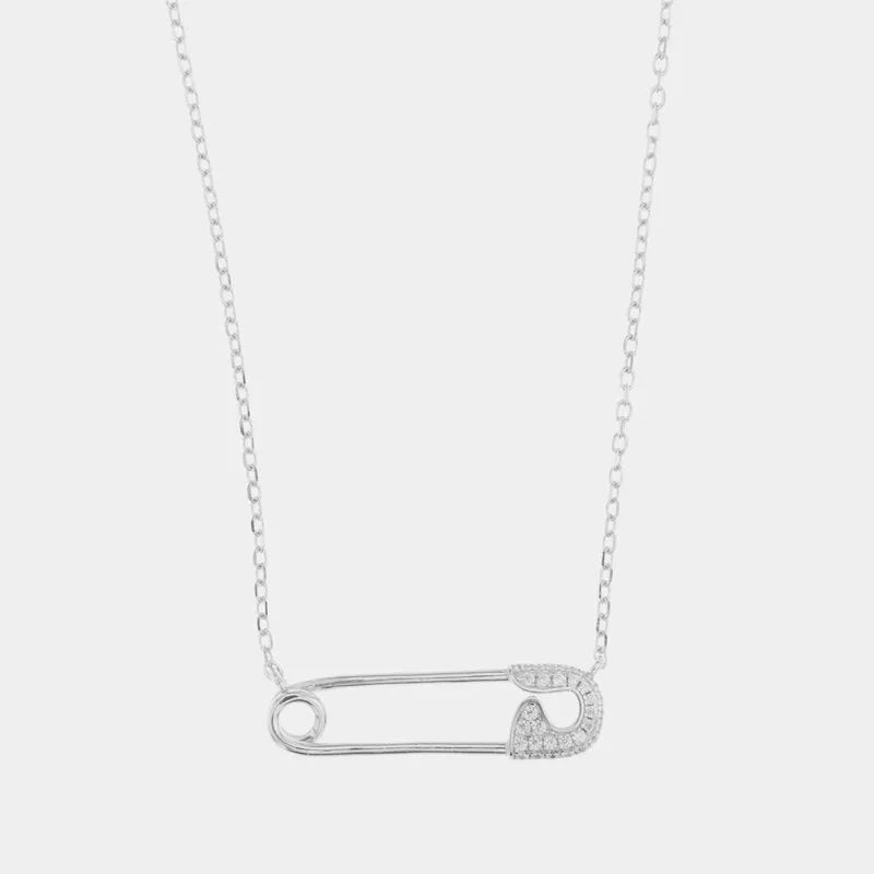 Collana in Argento 925 a forma di spilla con dettaglio in zirconi bianchi