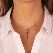 Ciondolo in Argento 925 a forma di bacchetta magica impreziosita da zirconi multicolor