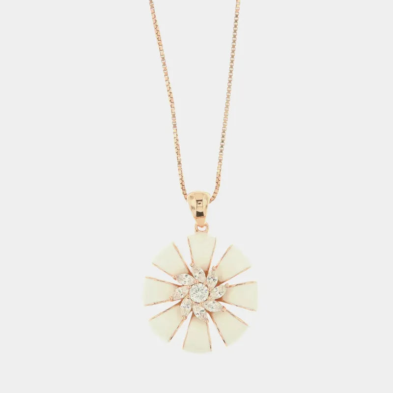 Collana in Argento 925 con pendente a forma di fiore bianco impreziosito da zirconi bianchi