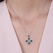 Collana in Argento 925 con fiore impreziosito da zirconi verdi
