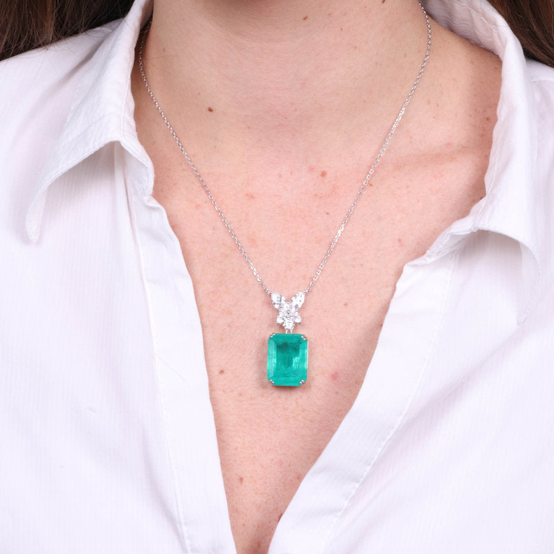 Collana in Argento 925 con zircone verde e fiore impreziosito da zirconi SIMEONE - gioiello BySimon