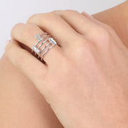 Anello in Argento 925 a forma spirale, impreziosita da trio di cristalli bianchi